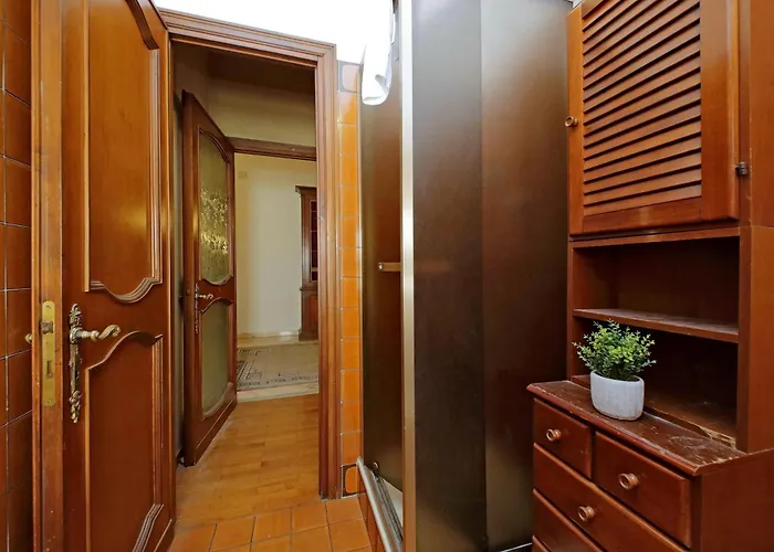 Anastasio Spacious Rom