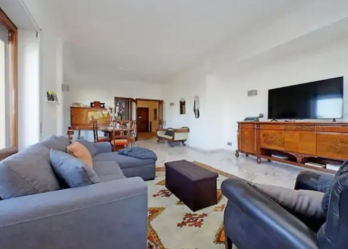 Anastasio Spacious Rom